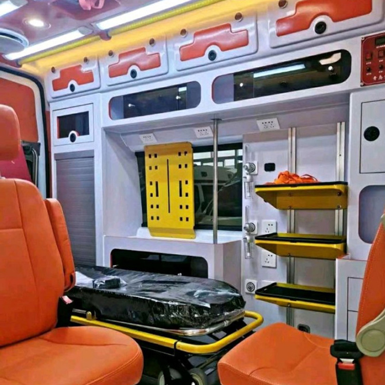 弓长岭长途救护车护送病人租赁价格